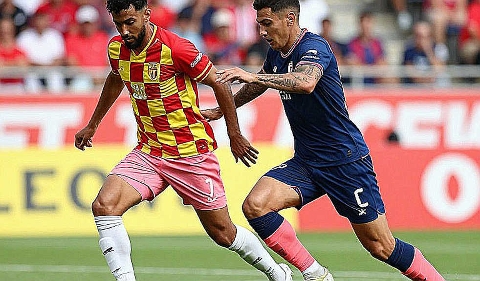 খালি ঘরটাই যখন সবচেয়ে সৎ খবর: চট্টগ্রাম ফুটবল বিট থেকে তথ্যশূন্যতার পাঠ