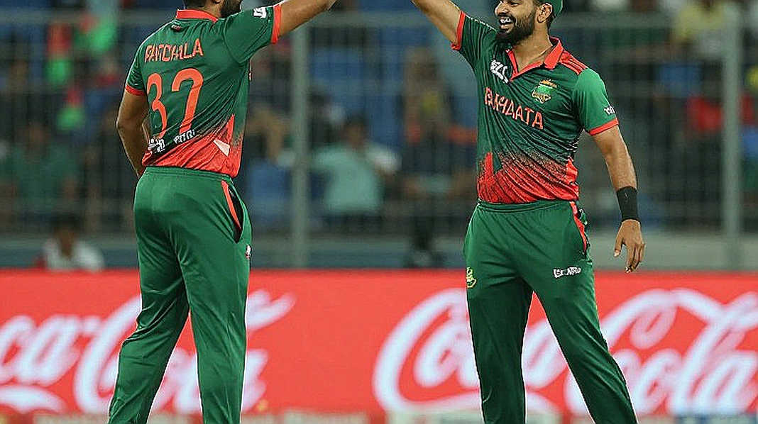 রাওয়ালপিন্ডির ৬/৪০: আফ্রিদির পোস্টের আড়ালে যে হিসাবটা কেউ মেলাচ্ছে না